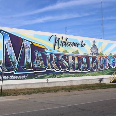 Marshalltown's postcard mural